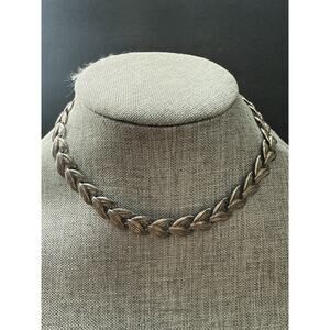 Vintage Wreath Necklace Silver Tone Choker Textured Retro Classic Career 16”